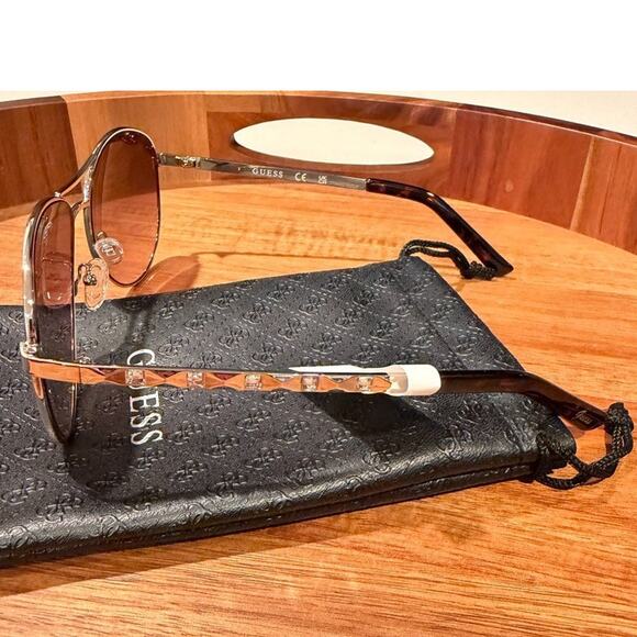 Guess Womens Aviator Sunglasses Gold Frame Gradient Brown Lens w/ Case Y2K Trend - Picture 3 of 7